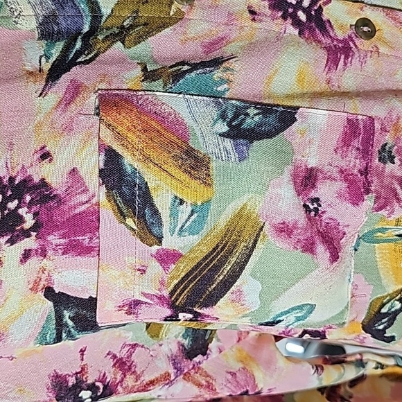 Modern Attraction, button-down blouse. Beautiful floral print. 3/4 tab sleeves. - Picture 3 of 13